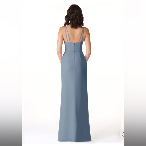 AZAZIE LEO
Twilight Mermaid V-Neck Pleated Chiffon Dress size 6. Worn once - Picture 4 of 6